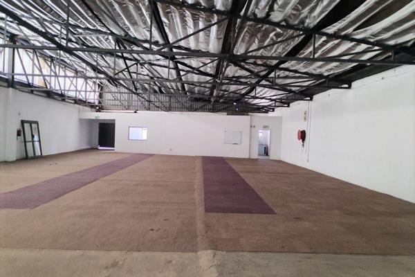 371sqm Workshop with tiled offices to let.3phse power, very secure in a industrial park. 3m roller shutter door. Ample parking. ...