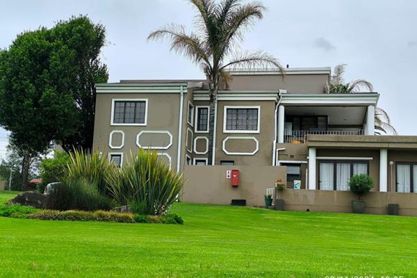 Spacious 4-Bedroom Unit at Riviera International Villas – An Exceptional Bargain
Set along the serene banks of the Vaal River, next to ...