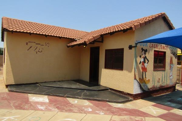 A 2 bedroom house is available for rent in Block X, Mabopane.   The house comes with a cottage with it&#39;s own kitchen and bathroom.  ...