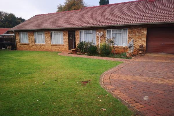 As you enter this property the word &quot;Home&quot; comes first to mind. The entrance ...