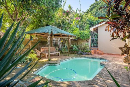 3 Bedroom House for sale in Amanzimtoti