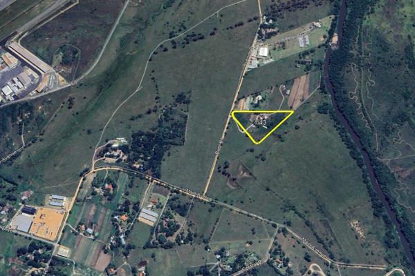 The online auction offers a &#177;2.1ha small holding in Sunrella AH, Lanseria, with a ...