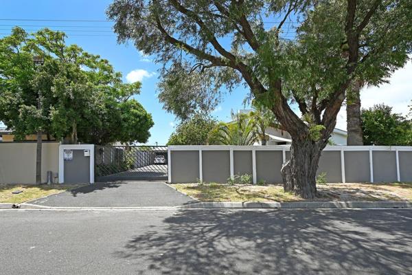 Stunning Family Home in the Heart of Monte Vista, in pristine condition and within walking distance to schools. 

Welcome to this ...