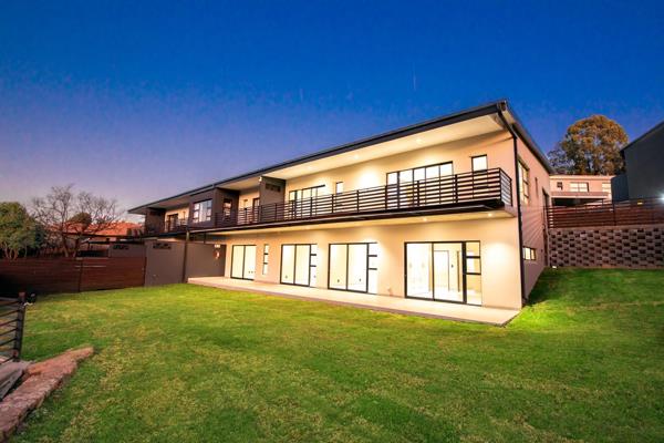 This modern single storey home is situated in an embassy grade security complex and offers stunning views and a large garden.

It has ...