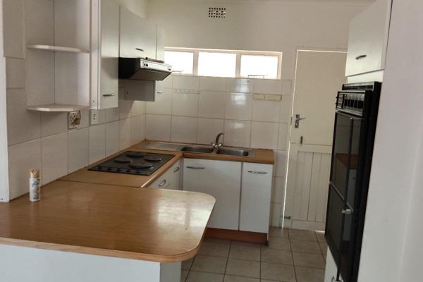 Welcome to your new home in the vibrant neighborhood of Observatory, Johannesburg! This charming one-bedroom apartment offers a ...