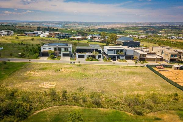 Nestled in the prestigious Steyn City Estate, this 920m&#178; flat piece of land offers ...