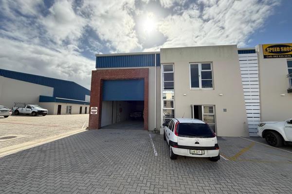 UNIT 12 WILLOW ROAD BUSINESS PARK | FAIRVIEW | SPACIOUS 247 SQM WAREHOUSE

This spacious ...