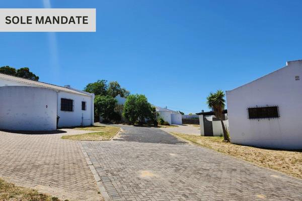 Sole mandate! 
De molen security complex, bergzicht.

Security Complex;
3 Bedrooms;
2 Bathrooms;
Open plan kitchen / Living room ...