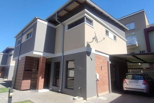 Charming 2-Bedroom Townhouse in Die Bult, Potchefstroom – Your Perfect Retreat Awaits! 

Step into the heart of comfort and security ...