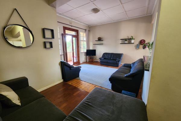 This apartment oozes character and charm!

Situated in a small and very secure block opposite Afrikaans Hoer Meisies and walking ...