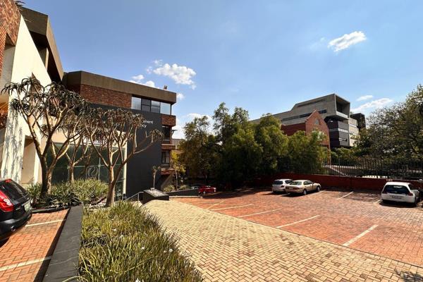 This 1605sqm office space spanning over 2 floors in Parktown provides a versatile and ...