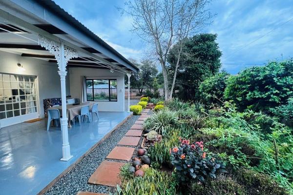 This spacious house boasts a tranquilizing atmosphere with its breath taking landscaped garden and a calming  personalized water ...