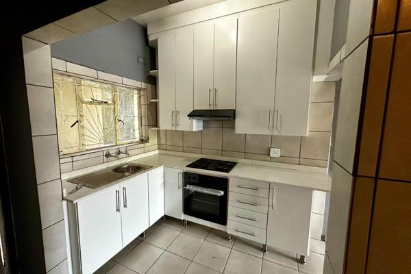 1 Bedroom Flat to Rent – Whiteriver Central
Available immediately, this very neat and secure 1-bedroom, 1-bathroom flat is ideal for a ...