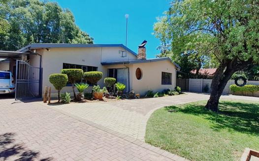 3 Bedroom House for sale in Geelhoutpark