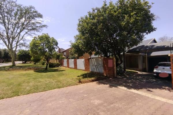 Show B Properties is proud to bring you this lovely offer.


A lovely duet in sought-after Garsfontein offers Solar with an 8kva ...