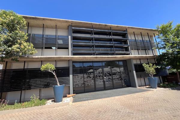 11,000sqm warehouse in Midrand. EXCELLENT SIGNAGE, ready to occupy.
Warehouse ...