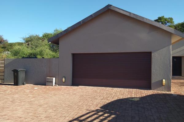 4 Bedroom 4 EN SUITE BATHROOM FAMILY HOME
A lovely property in an UPMARKET GOLF ESTATE in Kathu
Big open plan kitchen with a gas ...