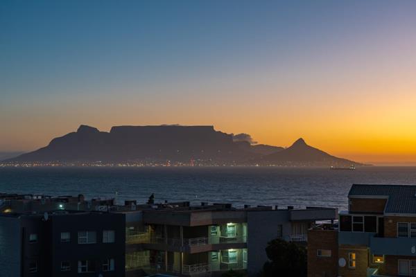 APARTMENT MS80 / 76m2

Wake Up to this glorious sight of Table Mountain from your bed ...