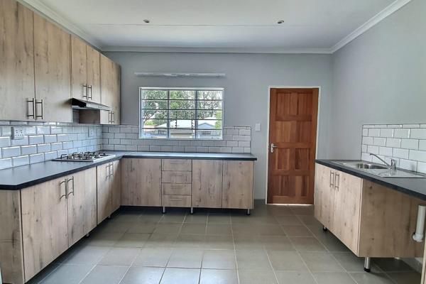 Step into modern elegance with this stunning 3-bedroom, 2-bathroom apartment in the heart of Northmead! Perfect for professionals ...