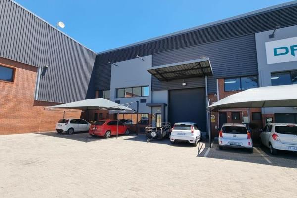 Discover this functional 590sqm warehouse with office space in Tunney, Germiston. The ...