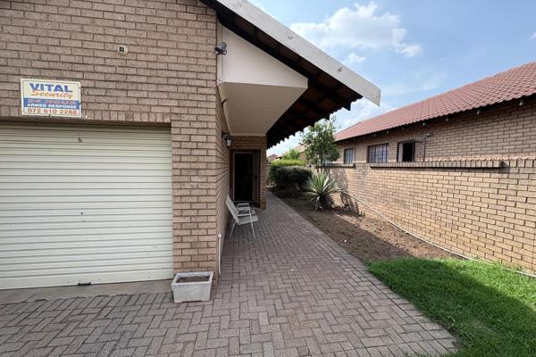 2 Bedroom, 1,5 bathroom, single garage &amp; carport. Gas stove, electric oven, open plan kitchen &amp; living area.