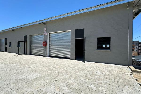 This brand new mini warehouse unit, available for lease, offers 122 square meters of ...