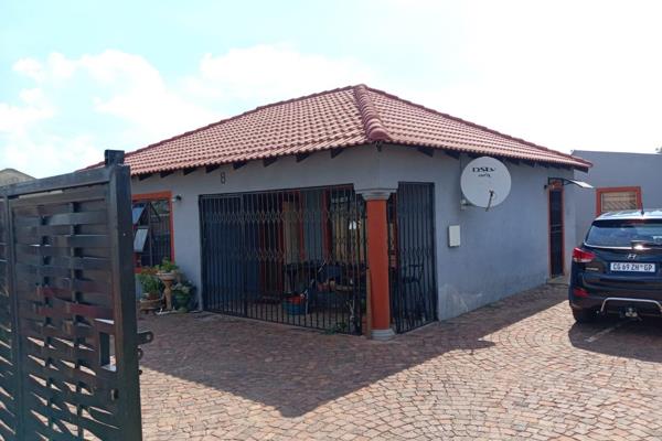 Looking for an affordable and peaceful place to call home? This charming 1-bedroom rental unit in Boksburg&#39;s Villa Liza is perfect ...