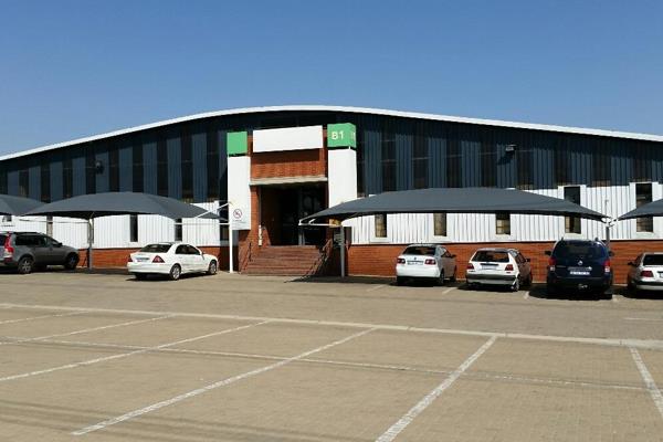 Warehouse and offices available TO LET. AAA grade industrial unit in 24/7 security ...