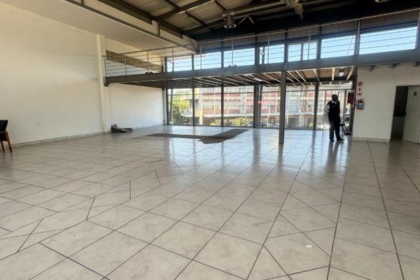 Retail Space to Let in Riverside Industrial Park
This prime retail space in Riverside ...