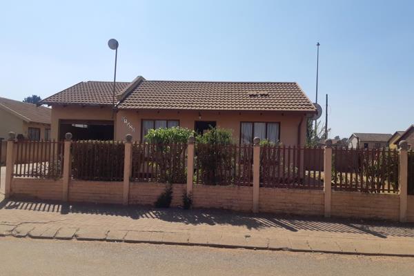 Home Sweet Home

Welcome home to this family home in Zone 17 Sebokeng. This home features 2-bedrooms, 1-bathroom, lounge for family ...