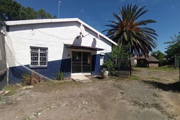 Located in the heart of Vereeniging Central, this prime business property offers an exceptional opportunity for entrepreneurs. ...