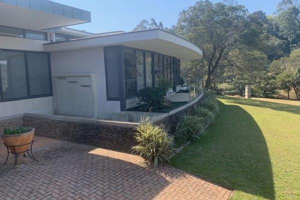 Magnificent Property in Everton Conservancy – A Rare Development Opportunity 

Nestled in the heart of the sought-after Everton ...