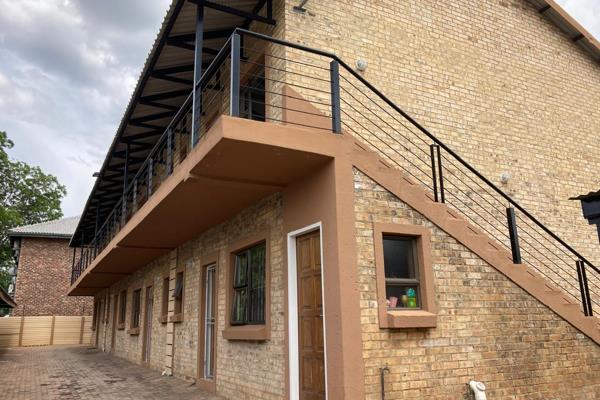 Spacious two bedroom apartment now available.
Each bedroom has built in cupboards and a study table.
The kitchen has modern ...