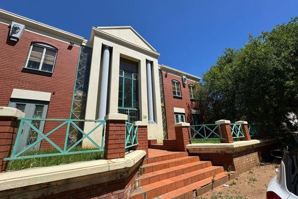 This stunning commercial property in the heart of Rivonia offers the perfect blend of ...