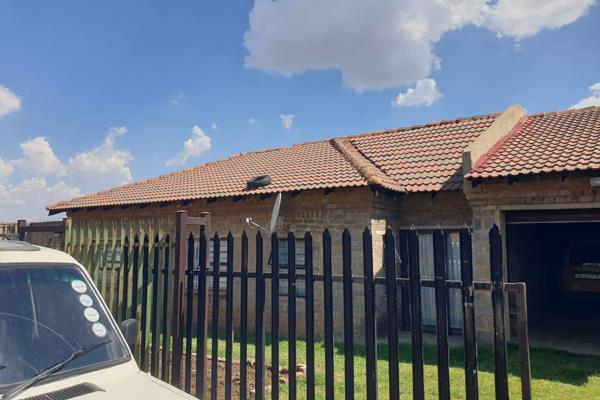 This house is in Lakeside ext. 1. Orange Farm. It offers 3specious bedrooms, a big ...