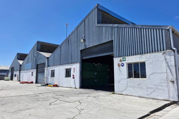 1750m2 warehouse with 1415m2 yard to let - Blackheath Industria.

This premises is ...