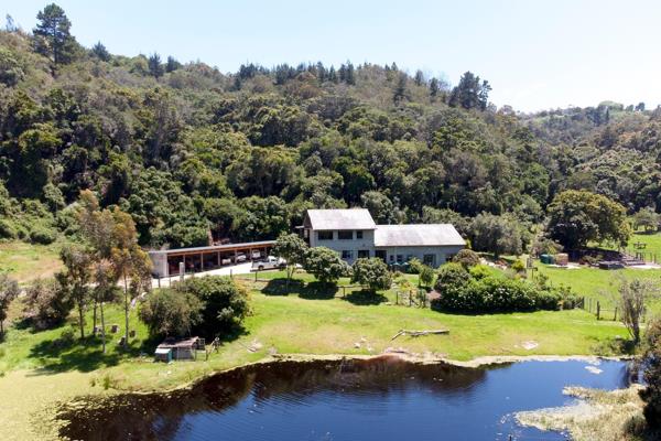 TENDER OPPORTUNITY IN AN EXCLUSVIE LOCATION 

Agrisell is proud to present this idyllic 5-hectare lifestyle farm in Victoria Heights ...