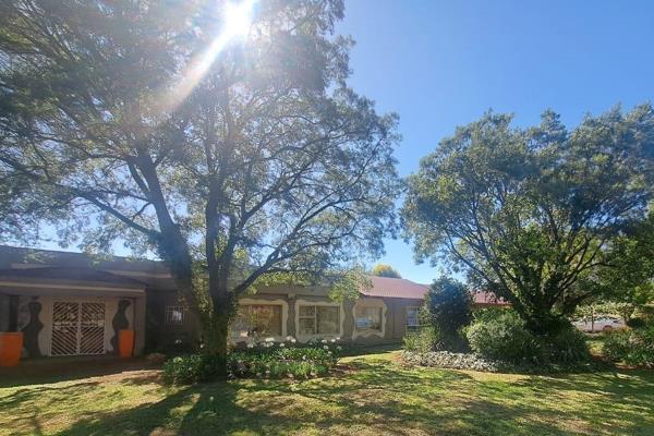 This property is 12 acres, fully fenced. There is an electric steel gate (currently in disrepair), landscaped garden, a duck pond, and ...