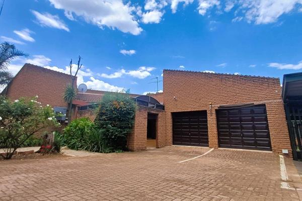 This spacious family home is ideally located in the heart of SE3 Vanderbijlpark, offering easy access to all nearby amenities. The ...