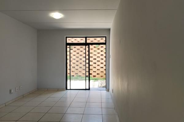 2 Bedrooms 1 bathrooms unit in Ballito. The unit is on the ground floor. Situated in close proximity to Ballito Central Hub, and easy ...