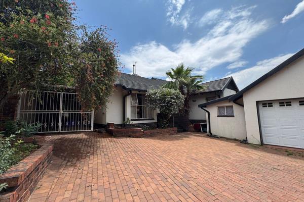 Nestled in a serene and quiet street in the sought-after suburb of Mondeor, this property is a hidden gem waiting to shine. Boasting ...