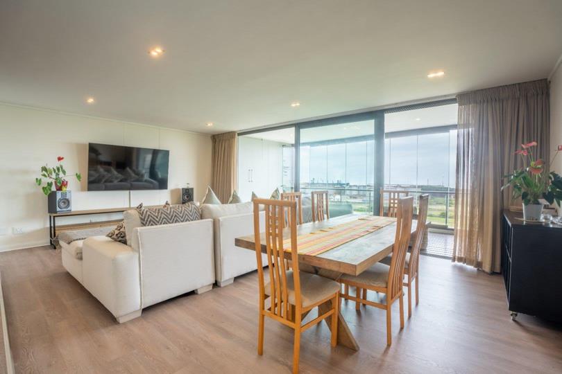2 Bedroom Apartment / flat for sale in Humewood - The Waterfront 49 ...