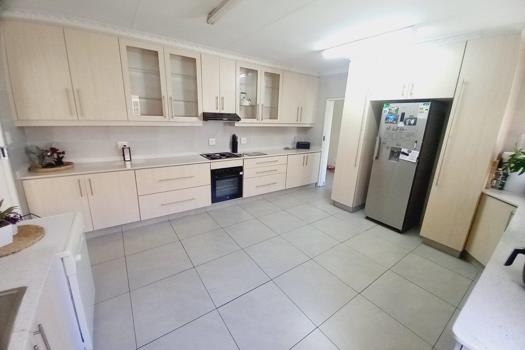 3 Bedroom House for sale in Vaalpark