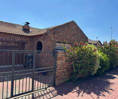 House for sale in Klipfontein View