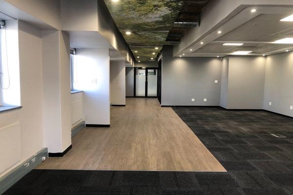 Embark on a transformative journey for your business with this exceptional 223 sqm office space available for lease on the prestigious Jan Smuts Avenue. Situated in close proximity to the vibrant neighborhoods of Parkhurst, the ...