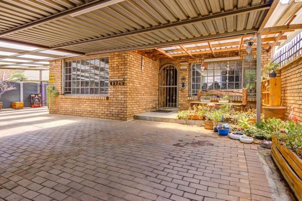 This beautiful 4-bedroom home in Boksburg is perfect for families or anyone seeking a secure, modern, and versatile living space. ...