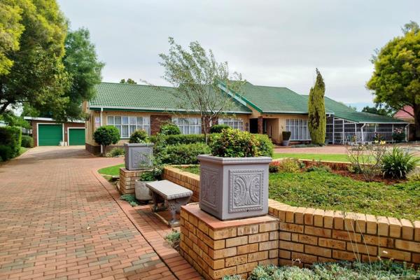 Your Dream Home Awaits in Ventersdorp! 

Nestled in a sought-after neighbourhood, this immaculately maintained property has been ...