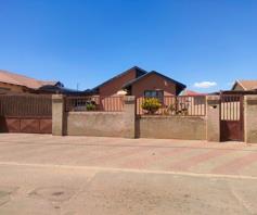 House for sale in Zola