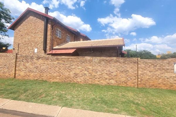 Price Drop

4 Bedroom Property for sale in Save and Popular are of Eldoraigne. - Double Story House.
This home is very unique with ...