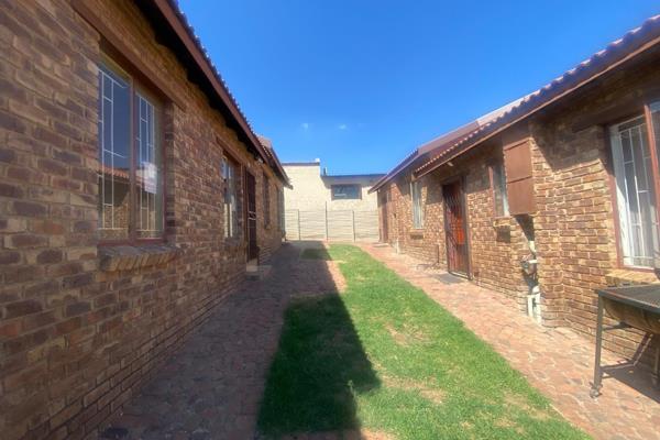 Welcome to this cozy 2-bedroom, 1-bathroom townhouse located in the vibrant township of Olivenhoutbosch. As you enter, you&#39;ll find ...